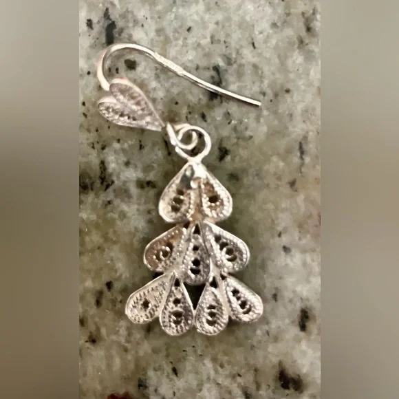 Set of Vintage Sterling Silver Intricate Filigree Ring & Earrings from Malta - Picture 10 of 11